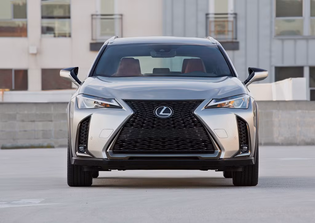 Tại thị trường Mỹ, Lexus UX 2019 có 2 lựa chọn cấu hình gồm Lexus UX 200 và bản động cơ hybrid Lexus UX 250h.