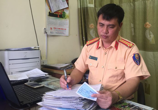 Trung tá Nguyễn Tiến Tùng - Đội trưởng Đội Cảnh sát giao thông - Trật tự - Phản ứng nhanh (Công an huyện Phúc Thọ, Hà Nội). Ảnh: Cổng thông tin điện tử Phúc Thọ.