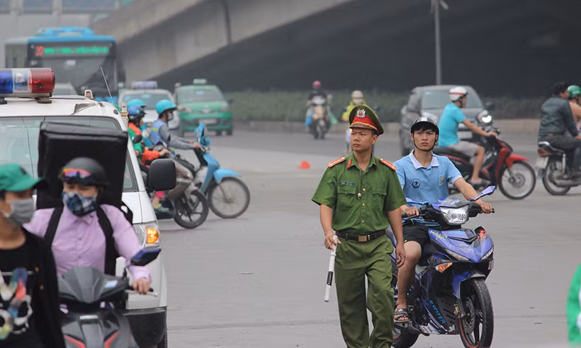 Trong khi đó, tại các ngả đường xung quanh khu vực bến xe Mỹ Đình, lực lượng chức năng luôn túc trực làm nhiệm vụ phân luồng, đảm bảo an ninh 24/24.