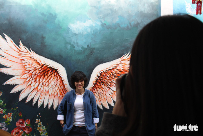 Hẻm bích họa là không gian tha hồ sống ảo - Ảnh: ĐOÀN NHẠN