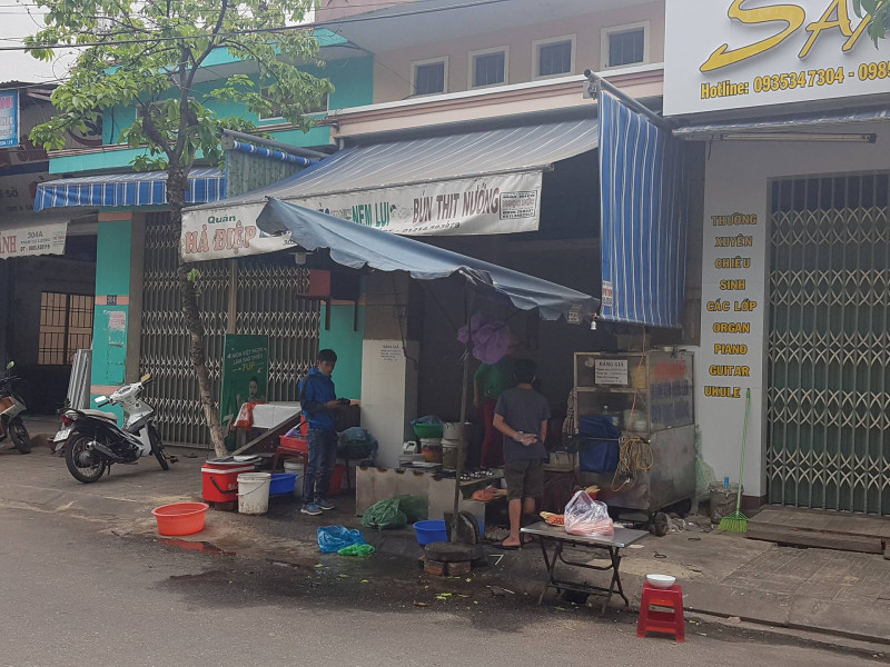 Quán bánh xèo xảy ra vụ việc nam thanh niên đánh phụ nữ nhập viện