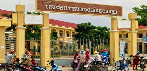 Trường tiểu học Bình Chánh, nơi xảy ra vụ việc cô giáo quỳ. Nguồn Zing.