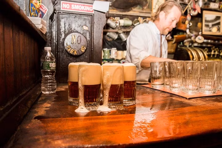 Không có nhiều thay đổi ở McSorley's Old Ale House kể từ khi quán bar này khai trương, ngoại trừ giá bia./.