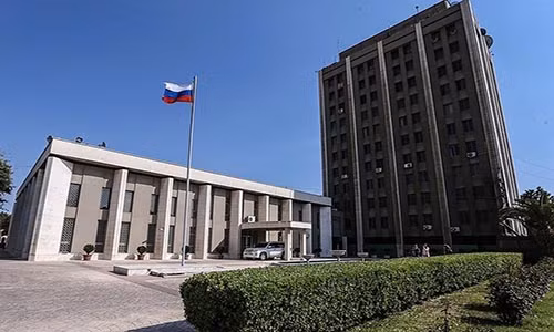 Khung bo na dan coi vao Dai su quan Nga tai Syria