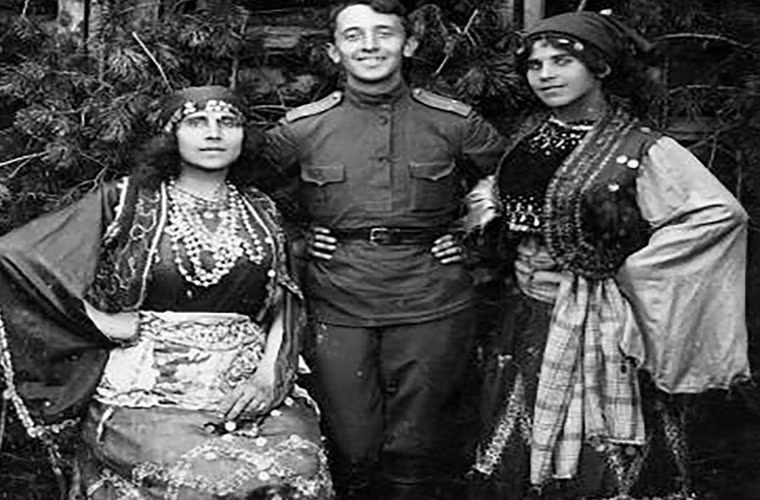 Một binh sĩ Nga từng viết thư về nhà kể về buổi gặp gỡ với nghệ sĩ múa ba lê Evgenia Lopukhova. Ảnh: RBTH.