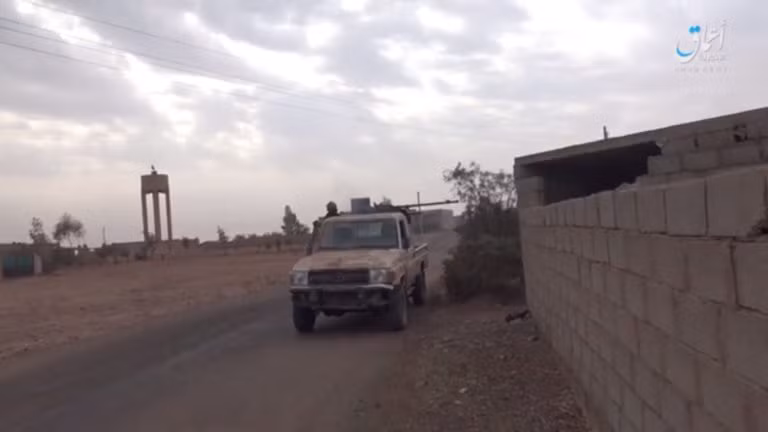 Anh: Phien quan IS danh chiem thanh pho chien luoc Albu Kamal-Hinh-3