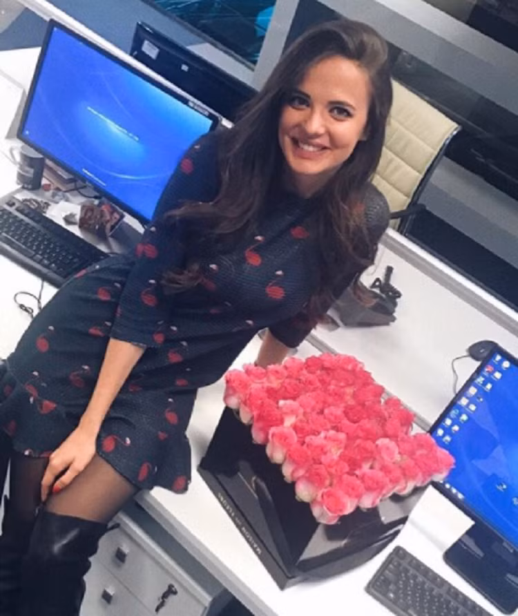 Nhan sac hut hon cua nu phat ngon vien Bo Quoc phong Nga-Hinh-6