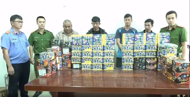 Danh sap duong day mua ban va van chuyen phao lau lien tinh