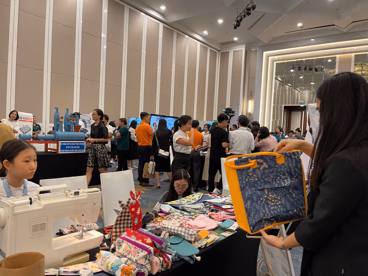 “Giai phap doi moi tuan hoan nhua 2024“ thuc day kinh te xanh-Hinh-4