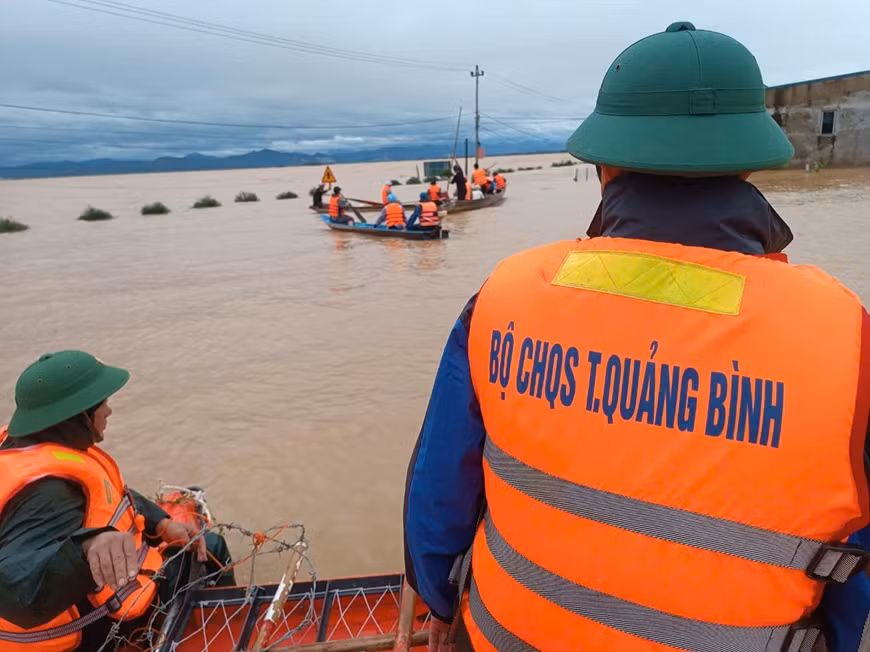 Tim thay thi the nguoi dan ong bi lu cuon troi o Quang Binh