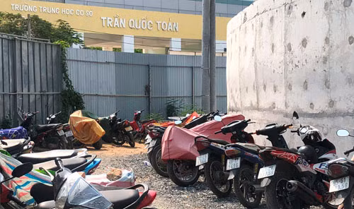 Chu dau tu Lancaster Eden “ngang nguoc” chiem via he, hoc sinh khon don-Hinh-2