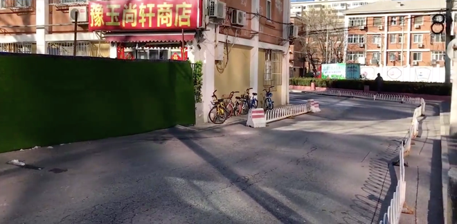 Nha hang Bac Kinh khong cho khach ngoi theo cap, nhom de ngan Covid-19-Hinh-6