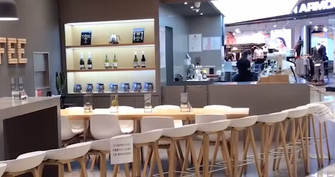 Nha hang Bac Kinh khong cho khach ngoi theo cap, nhom de ngan Covid-19-Hinh-2