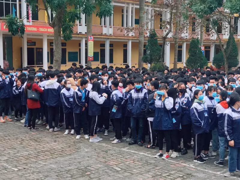 Ngoai Ha Noi, TP HCM con tinh thanh nao cho hoc sinh nghi hoc tranh “bao corona“?