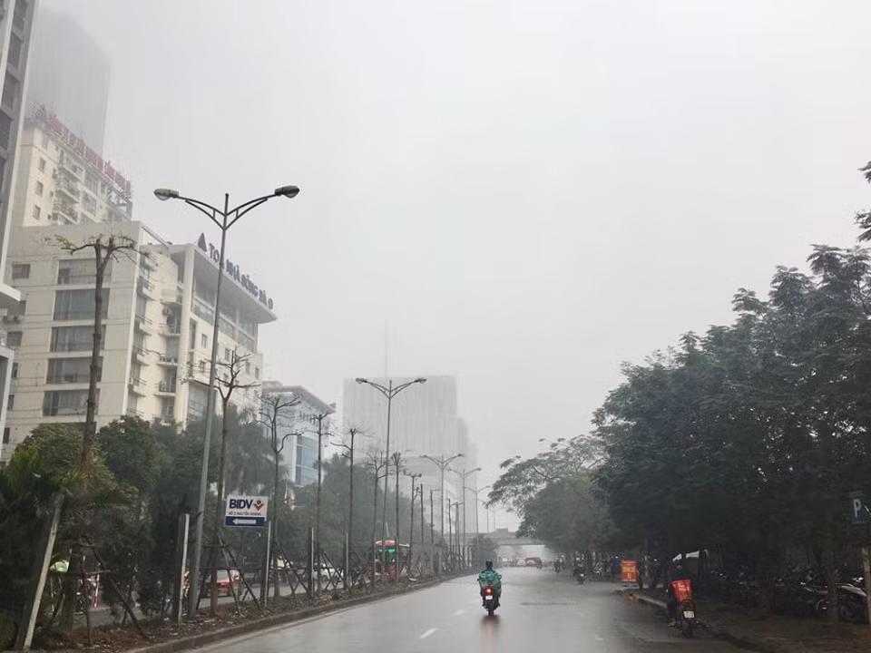 Nha cao tang Ha Noi “bien mat” vi suong mu day dac hon Sapa, Da Lat-Hinh-3