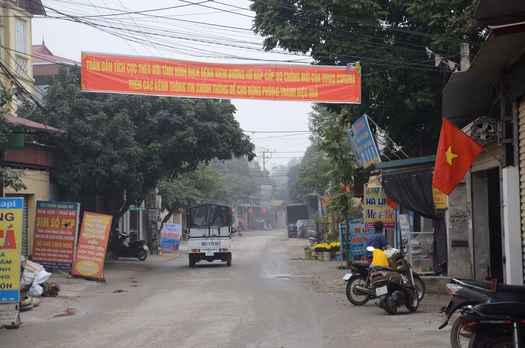 Ben trong xa bi cach ly o Vinh Phuc de dap dich Covid-19-Hinh-4