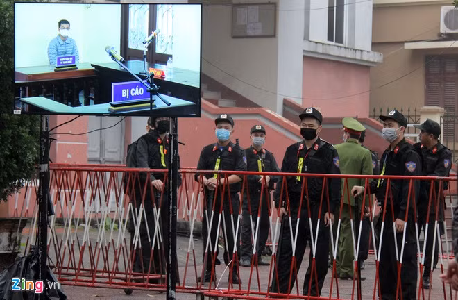 Gan 100 canh sat bao ve phien xu vu xe container dam Innova di lui-Hinh-6