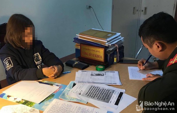 Tại cơ quan công an, Q. khai nhận đã cùng một người bạn là H. (cũng làm việc tỉnh Jeollabukdo - Hàn Quốc) nhập cảnh vào sân bay quốc tế Cần Thơ sáng 25/2. Nơi Q. và H. sinh sống ở Hàn Quốc là vùng không có dịch, cả hai đã thực hiện kiểm tra y tế 4 lần từ khi xuất cảnh tại sân bay Hàn Quốc đến nay.