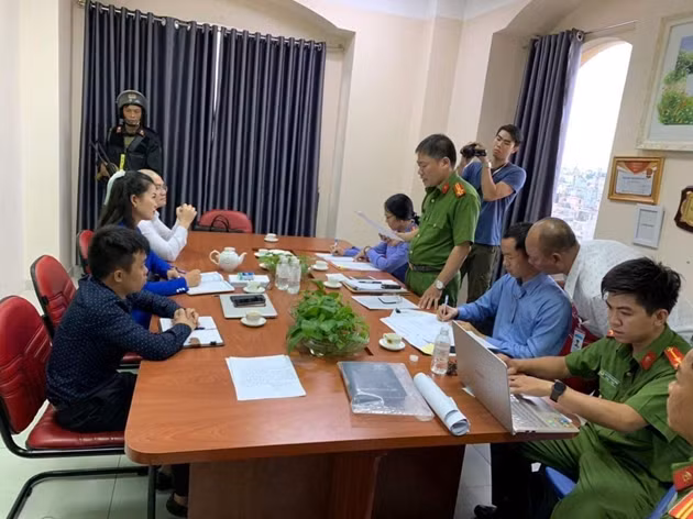 Căn cứ kết quả điều tra cho thấy, ông Lĩnh và đồng phạm lập ra Công ty CP địa ốc Alibaba và các công ty thành viên, tự vẽ các dự án không có thật tại một số tỉnh phía Nam chưa làm thủ tục pháp lý, chưa được cơ quan có thẩm quyền phê duyệt, cấp phép cho làm dự án… nhưng đã huy động tiền của hàng nghìn khách hàng để chiếm đoạt.