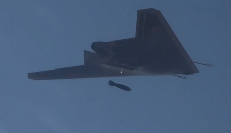 Loại bom này thực chất là phiên bản “bom đường kính nhỏ” của Nga. So với loạt bom lượn UMPK được cải tiến từ bom thường, loại bom mới này thiết kế tinh xảo và sử dụng linh hoạt hơn, có thể được mang theo bởi các bệ phóng tên lửa và nhiều loại máy bay chiến đấu. Ảnh minh họa.