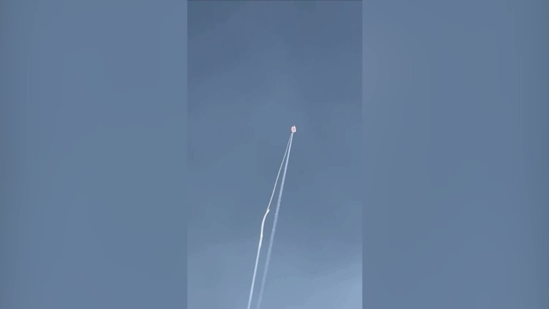 “Trong loại vũ khí này, thiết bị có giá trị nhất thường được đặt ở chế độ tự hủy. Có lý do để tin rằng nội dung của máy tính trên máy bay và hệ thống định vị của máy bay không người lái sẽ không trở thành đối tượng nghiên cứu. Khi máy bay bốc cháy trên không, các thiết bị điều khiển chính của hệ thống đã bị hủy bỏ hoặc có thể chế độ tự động hủy kích hoạt khi máy bay đã rơi”, tờ Vzglyad nhận định. Ảnh: RusVesna.