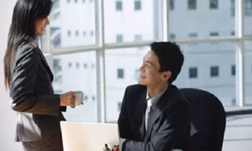 Chồng mua nhà cho thư ký trẻ vì thương cô ở trọ Chong mua nha cho thu ky tre vi thuong co o tro