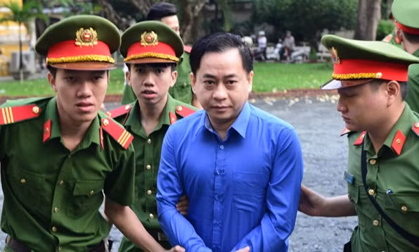 Se cach ly 2 bi cao Vu “nhom” va Tran Phuong Binh de tham van