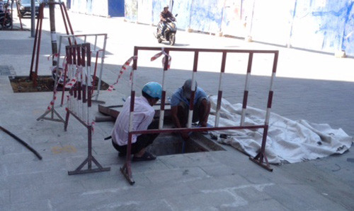 Nguoi mu di ban ve so bi roi xuong cong sau 3m