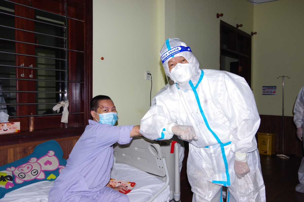 [e-Magazine] Thiếu tướng - PGS.TS Nguyễn Hồng Sơn: “Từ đau thương… Ta đứng dậy vững vàng” ảnh 2