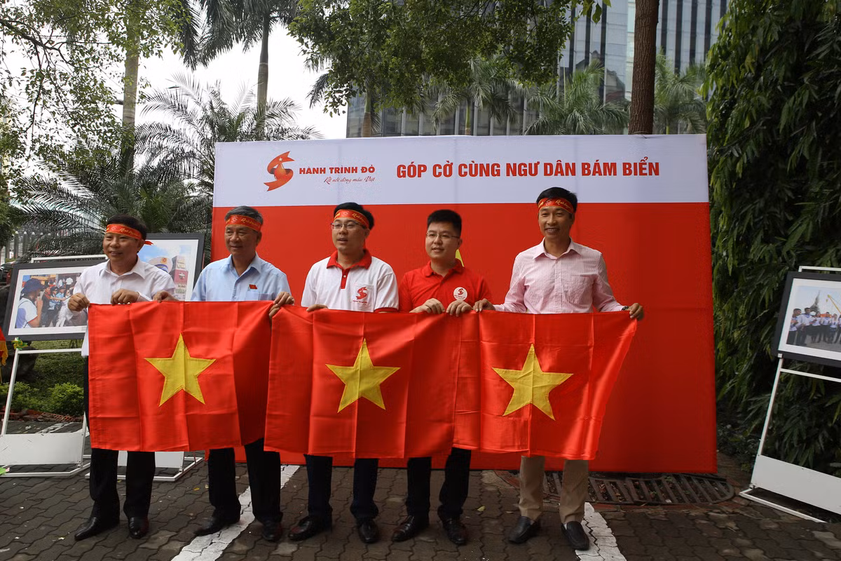 De Truong Sa khong chi xanh, dep ma con dom hoa, ket trai-Hinh-2