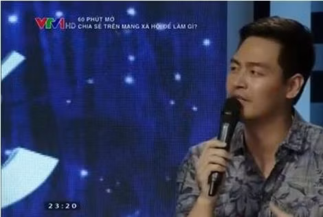 MC Phan Anh trong chương trình 60 phút mở, chủ đề "chia sẻ trên mạng xã hội để làm gì".