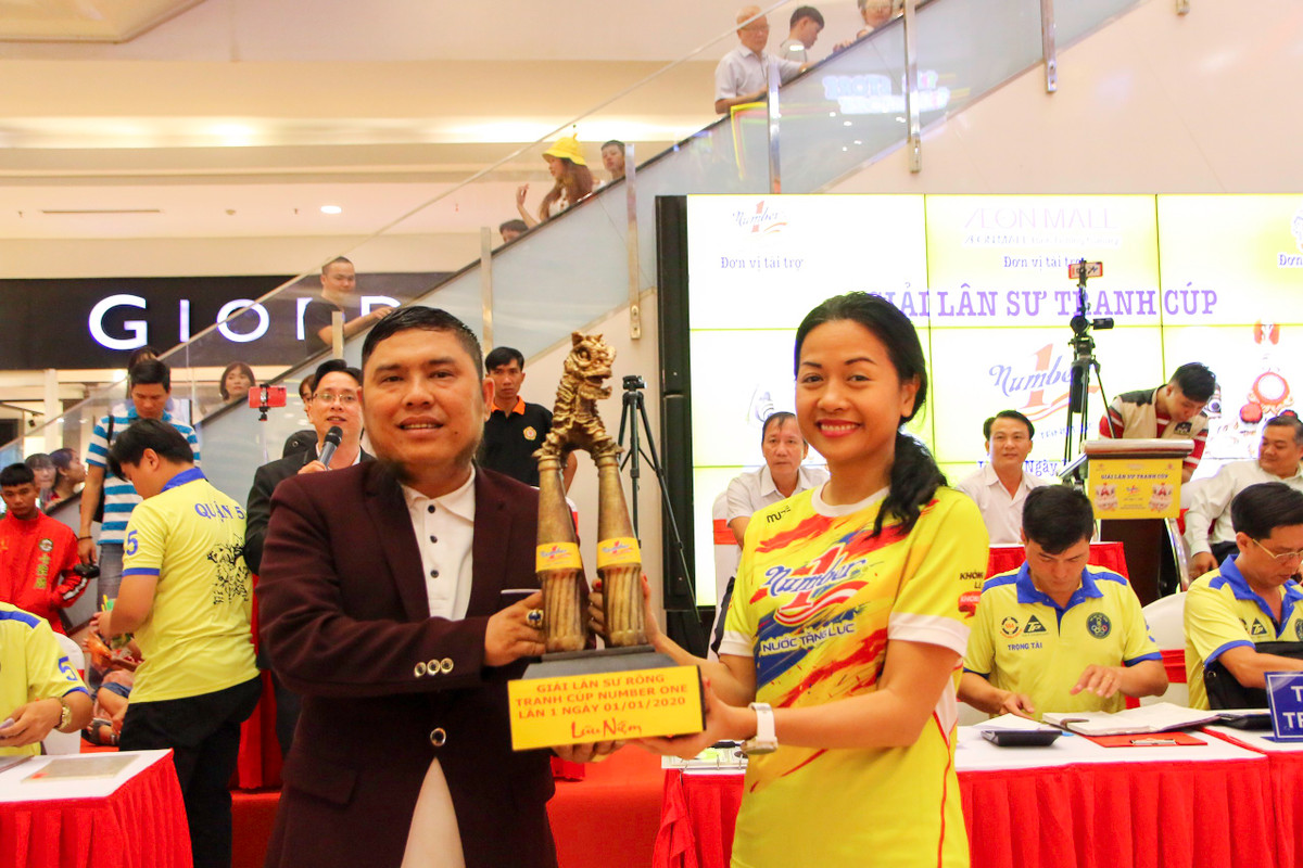 Man nhan voi man tranh tai cua 30 doi tai Cup Number 1