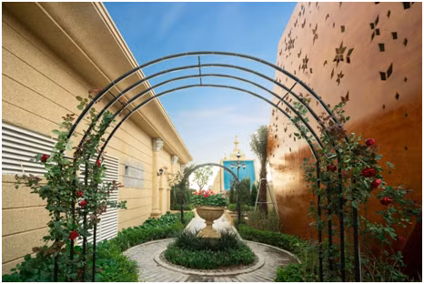 Khong gian tran ngap sac xuan tai khu can ho moi ban giao ven ho Tay