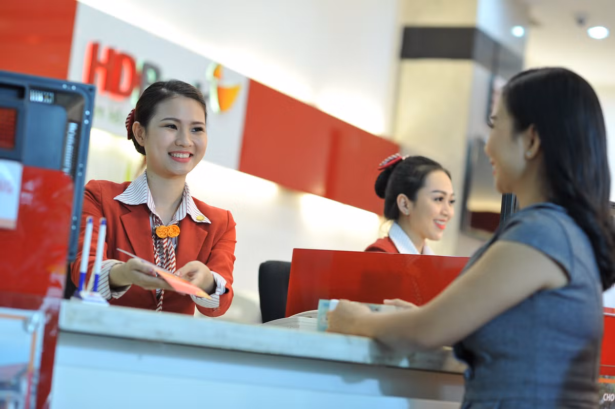 Giam gia len den 50% san pham Samsung khi su dung the HDBank