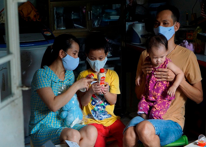 “1 trieu ly sua” cho tre em ngheo trong dich COVID-19 cua Nutifood-Hinh-2