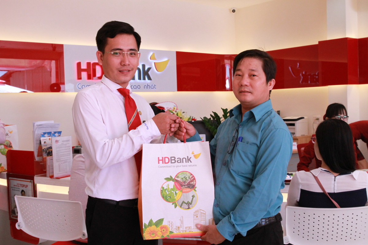 Khai truong HDBank Chon Thanh-Hinh-2