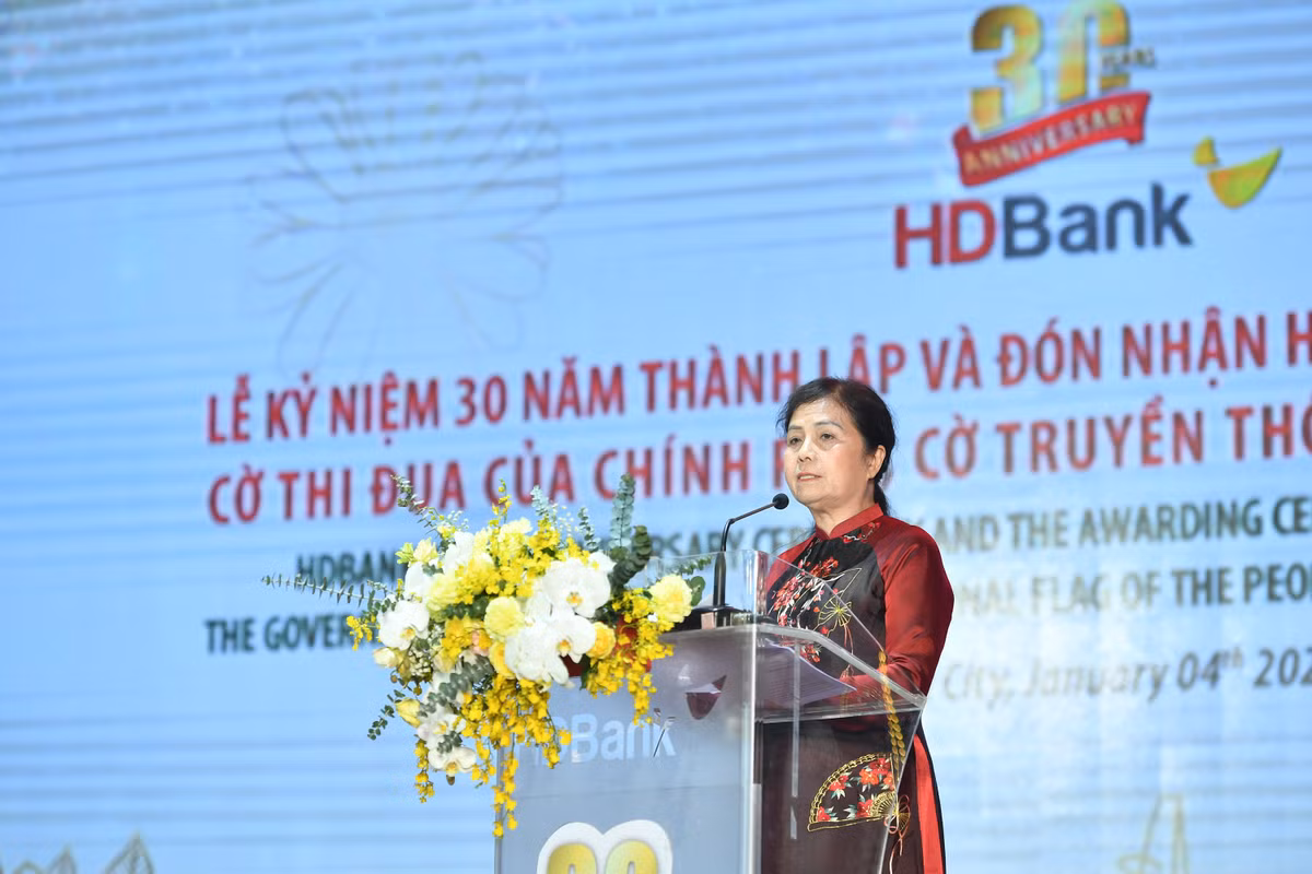 HDBank- 30 nam, tu hao hanh trinh vuon ra bien lon-Hinh-6