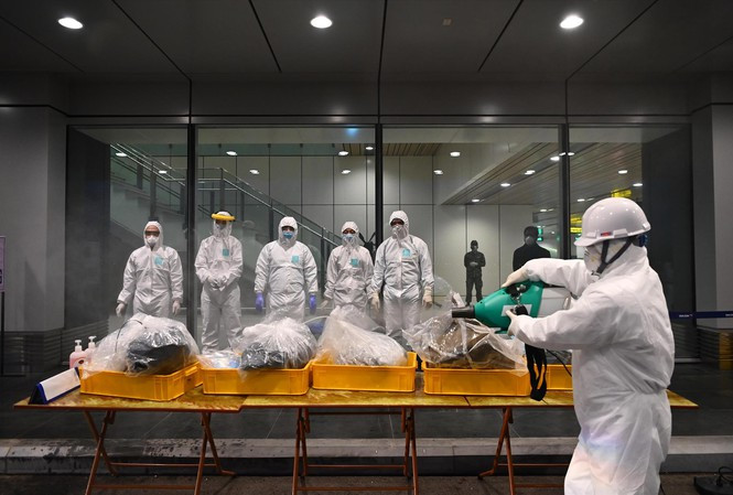 Chuyen chua ke ve nhung nguoi o mat dat trong chuyen bay Vu Han dac biet