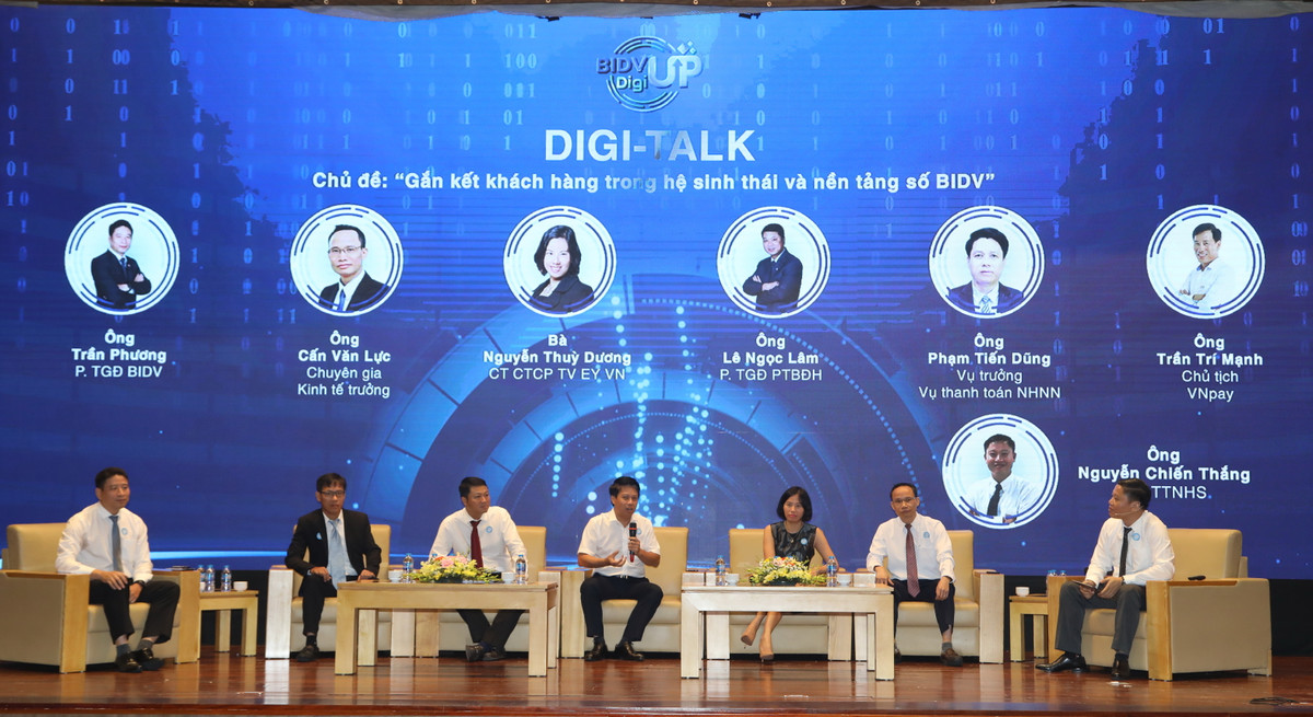 Day manh chuyen doi so, BIDV mong muon “Lay khach hang la trung tam“-Hinh-2
