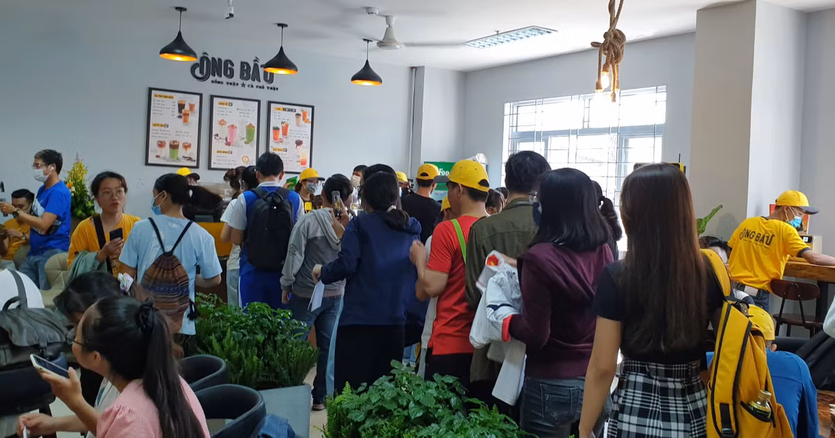 Ca phe Ong Bau den voi sinh vien