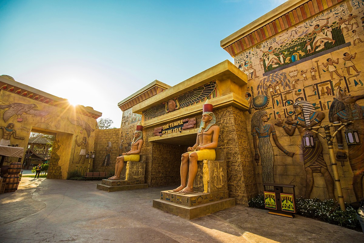 Để tham gia cuộc thi, thí sinh sẽ gửi bản vẽ ý tưởng về tạo hình mới của 6 nhân vật cổ tích qua địa chỉ email: v.wonderteam@vinpearl.com. Các tác phẩm phù hợp với tiêu chí của cuộc thi sẽ tham gia vòng bình chọn tại fanpage VinWonders Phú Quốc với tỷ trọng điểm chiếm 50%. 50% điểm số còn lại sẽ do ban giám khảo chuyên môn đánh giá.