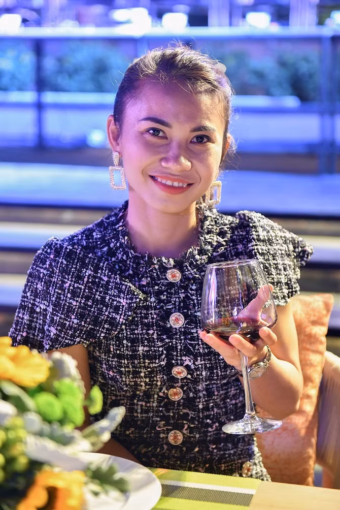 Tuyen nu Viet Nam “lot xac” ngoan muc khien khan gia bat ngo-Hinh-6