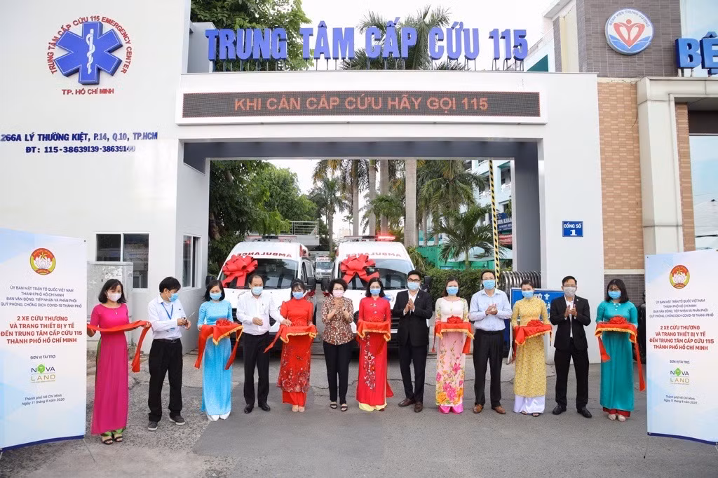 Novaland tang TP.HCM xe cuu thuong tri gia 5 ty dong-Hinh-2