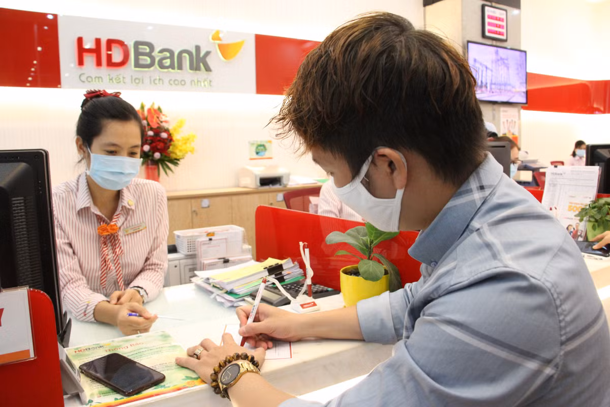 Hoan tien den 10 trieu dong khi dung the HDBank