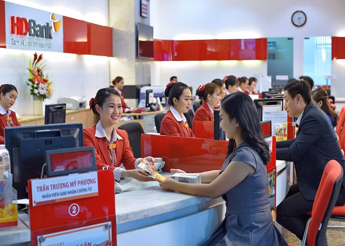 HDBank vua nhan giai “Ngan hang Noi dia tot nhat Viet Nam”