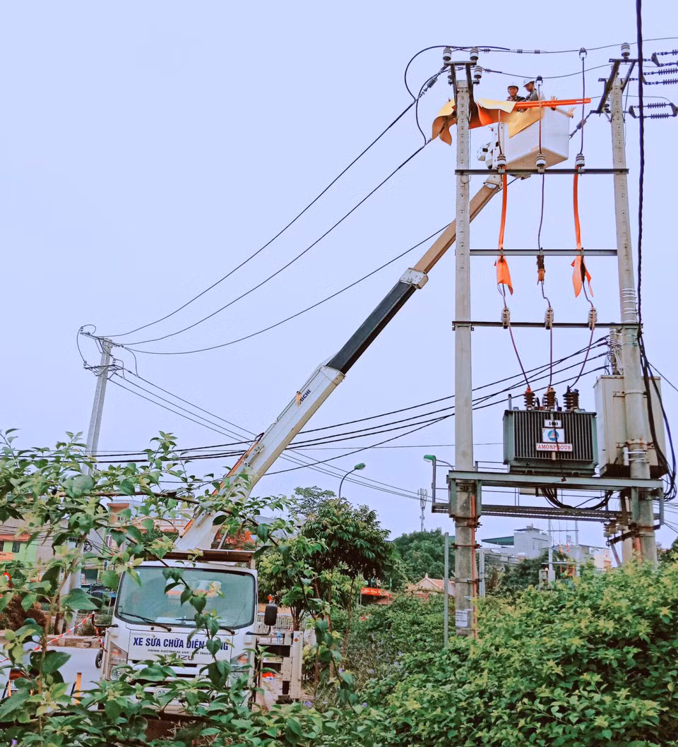EVNHANOI ung dung cong nghe sua chua dien nong-Hinh-2