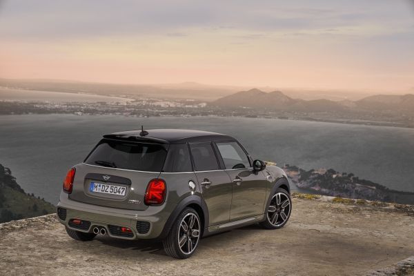 Co hoi so huu MINI voi gia moi hap dan tu thang 7/2020