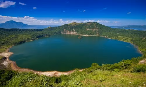 Phụ nữ mơ thấy hồ nước đầy là dấu hiệu gặp nhiều may mắn về sức khỏe.