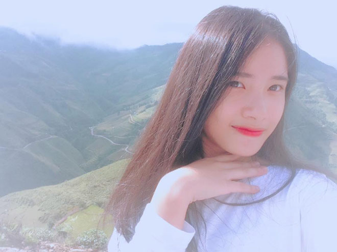 Bán đậu phụ là công việc quen thuộc của Thanh Thảo vào mỗi buổi chiều tan học. Không chỉ xinh đẹp, chăm chỉ, Thảo còn sở hữu thành tích học tập khá tốt khi suốt nhiều năm đều giành danh hiệu học sinh giỏi.