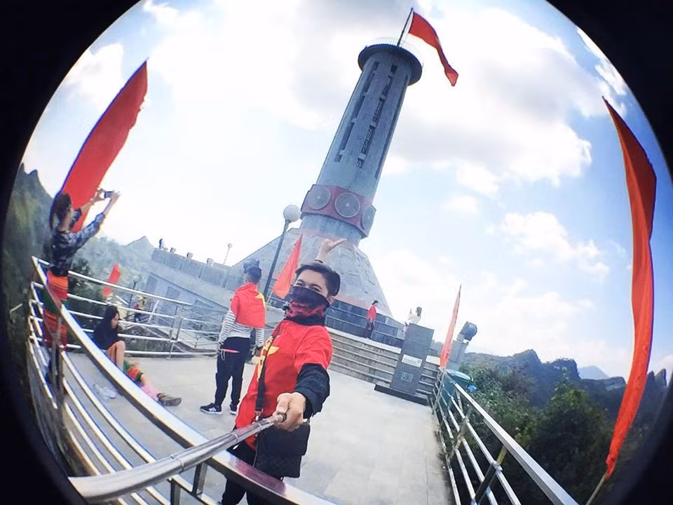 Lưu lại dấu ấn của tuổi trẻ trên những cung đường mình đi qua.